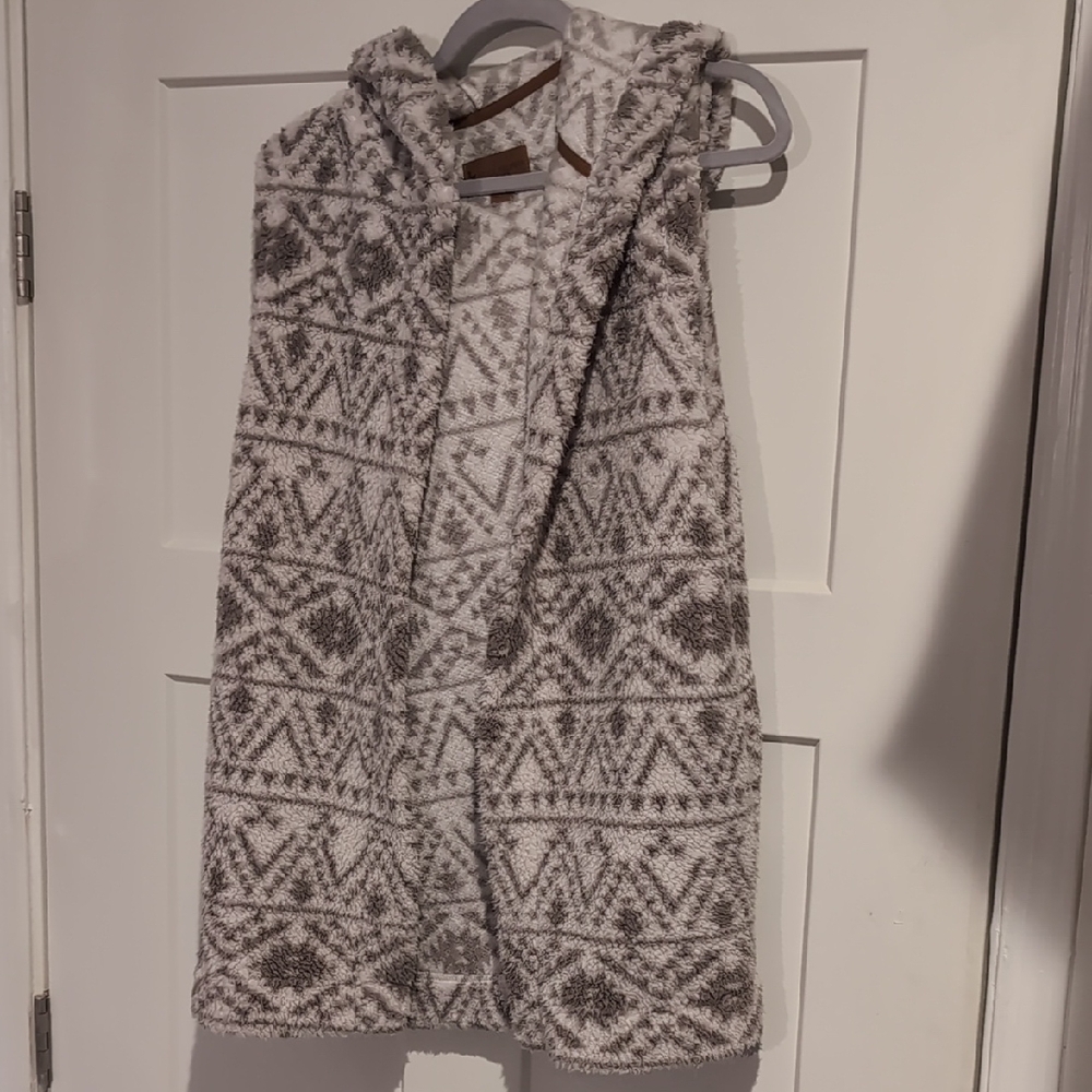 Koolaburra Soft Gray and Cream Vest